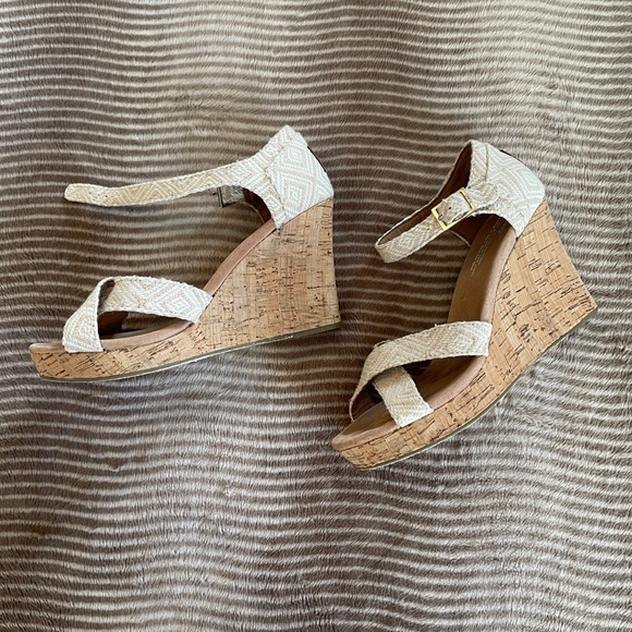 Toms Sienna Woven Cork Wedge Sandals - Picture 6 of 11